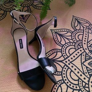 NWOT strappy kitten heel sandal